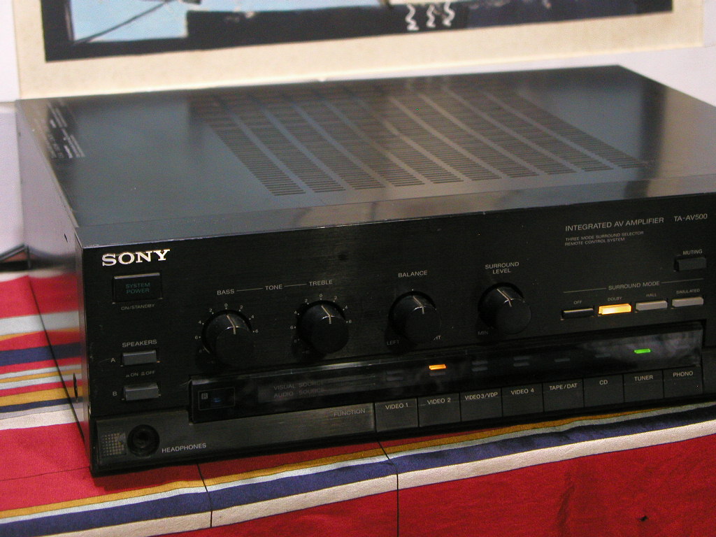 SONY TA-AV500 AV amplifier. at that time Y59,800 operation